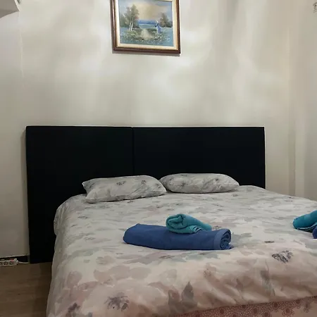 Alexandros Hébergement de vacances *